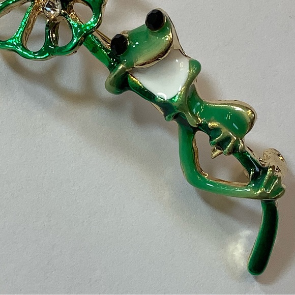 Green Frog Brooch - Picture 8 of 9